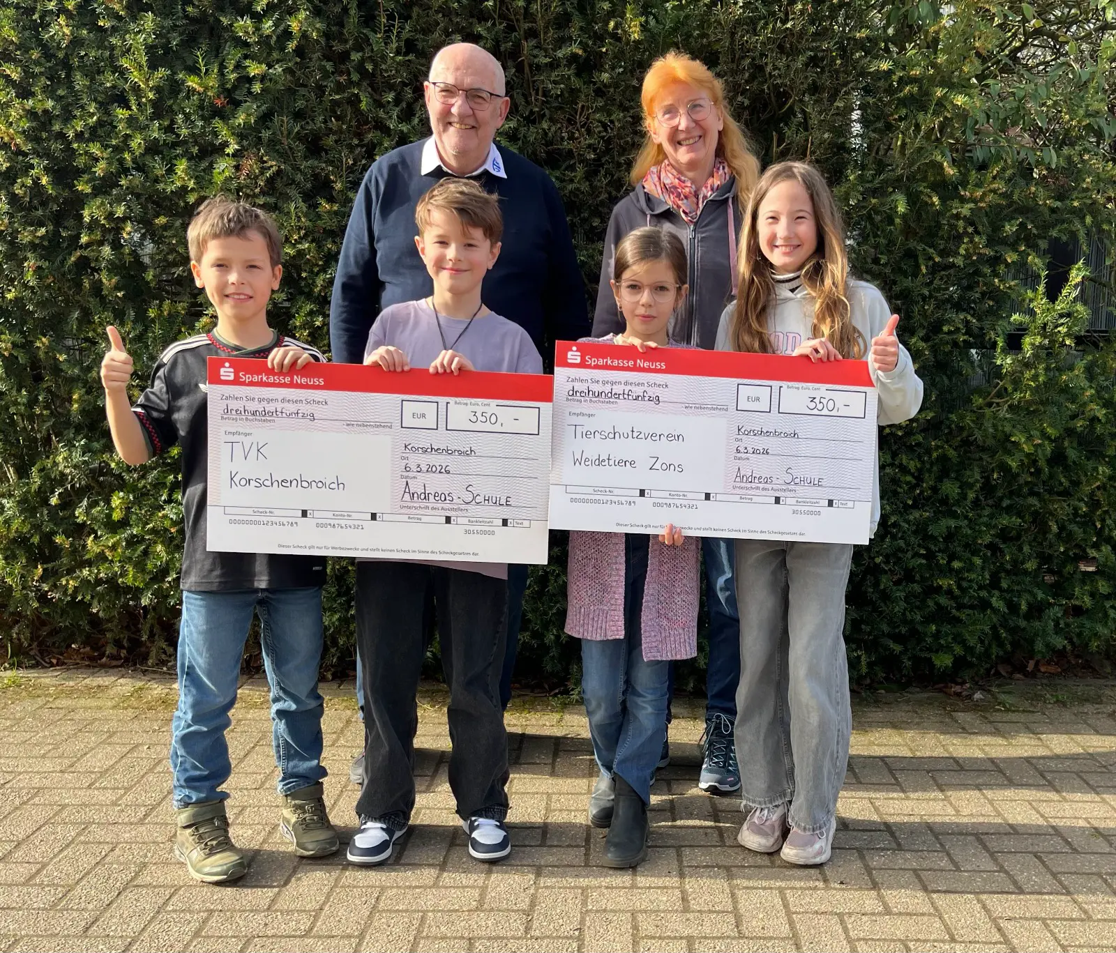 Warnwesten für die ersten Klassen